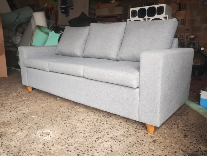 Sofá 3 lugar com almofada solta 