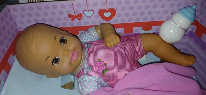 Boneca little money recém-nascido mede em torno de 30cm produzindo em vinil e algodão