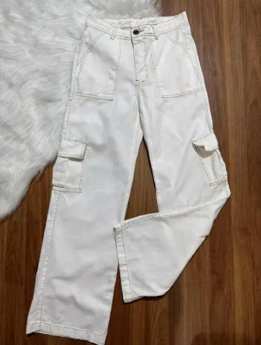 Calça jeans cargo branca