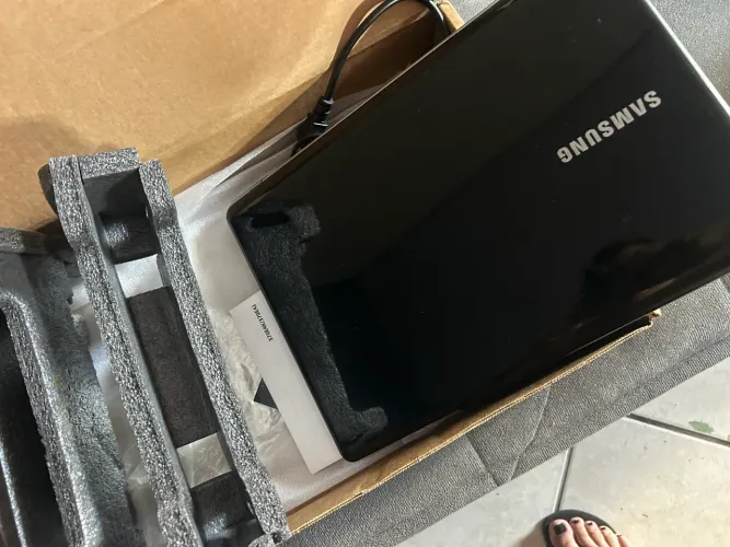 Notebook Samsung NP370E4J-B ? 14