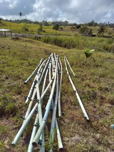 Vende-se kit com 15 barras de cano de 50 polegadas e 138 registros já instalados nos canos