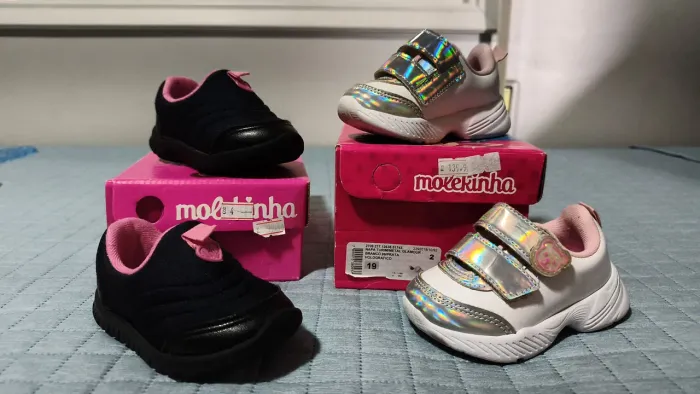 2 pares de tênis tamanho 19 de R$240 por R$ 135 !!!!