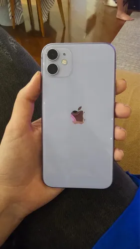 iPhone 11 lilás 128GB