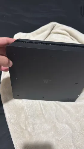 PlayStation 4 slim 500 gb
