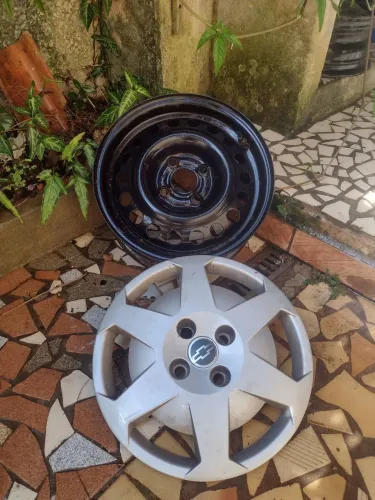 Jogo de Rodas Aro 15 Aço e Calotas originais GM Meriva a