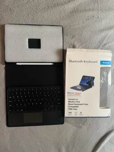 capa para tablet com teclado Bluetooth e touchpad