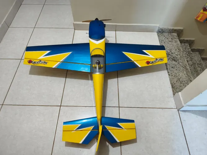 Vendo Extra300SP 1,41 de asa motor OS81/ 4 tempos com bomba mecânica