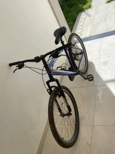Bicicleta azul, perfeito estado 