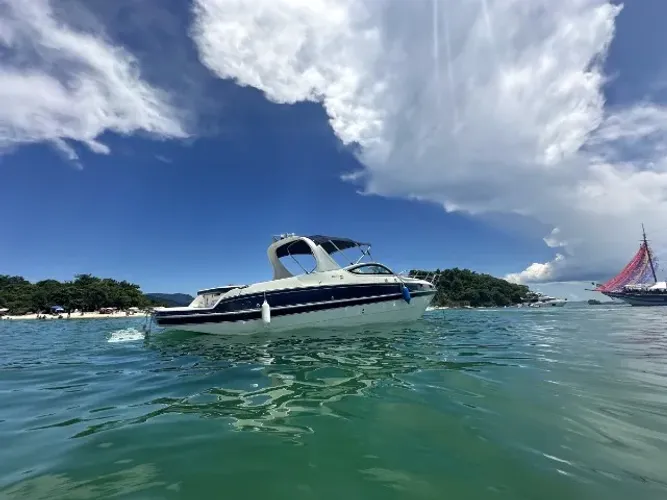 Lancha Real 300 2012 - 2 x MerCruiser 150 HP Diesel - Único dono