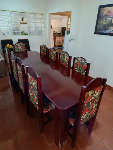 Mesa de Jantar com 10 cadeiras 
