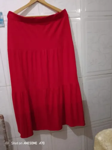 Saia Vermelha Longa