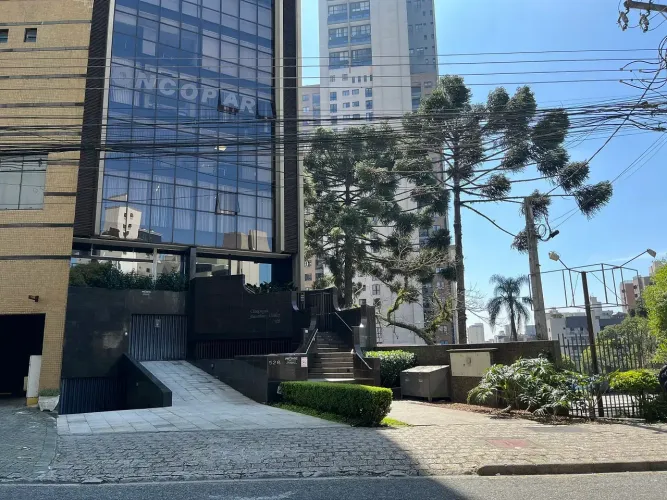 Conjunto comercial -  Mercês - Curitiba - PR