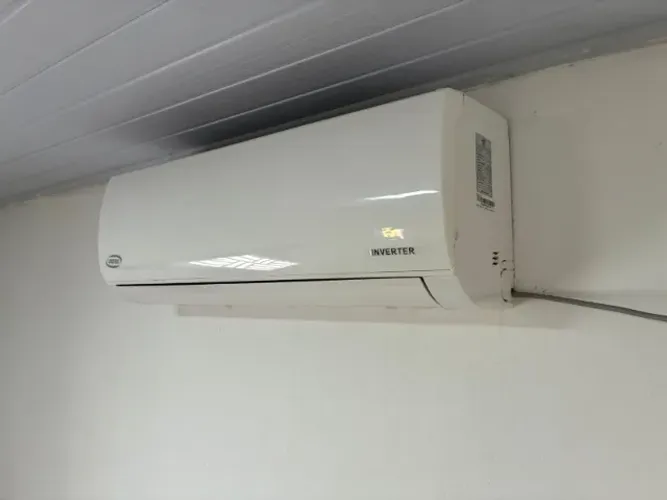 Central de ar 12.000 BTUs Unifrio
