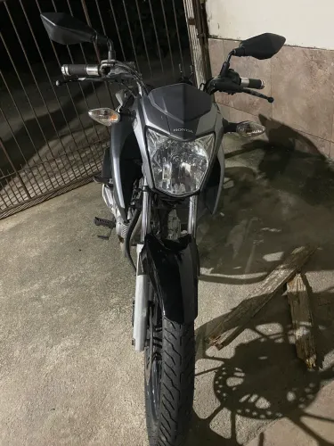 Vendo titan 160