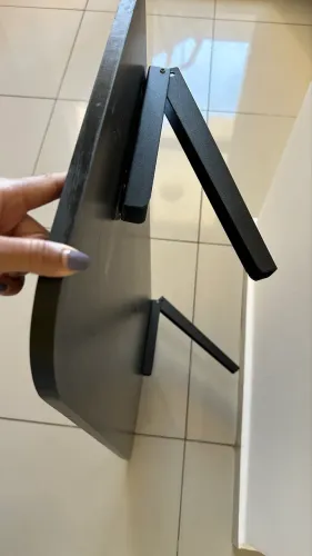 Mesa dobrável preta de madeira