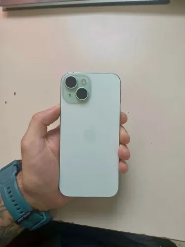 iPhone 15 128gb 83% da bateria