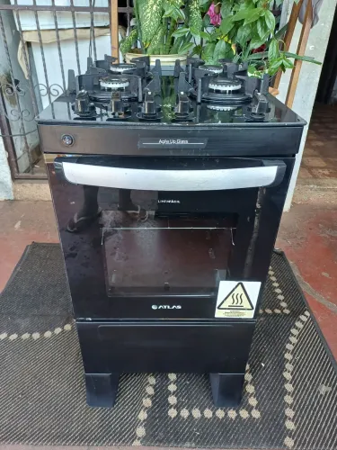 Fogao Atlas 4 bocas,posso entregar