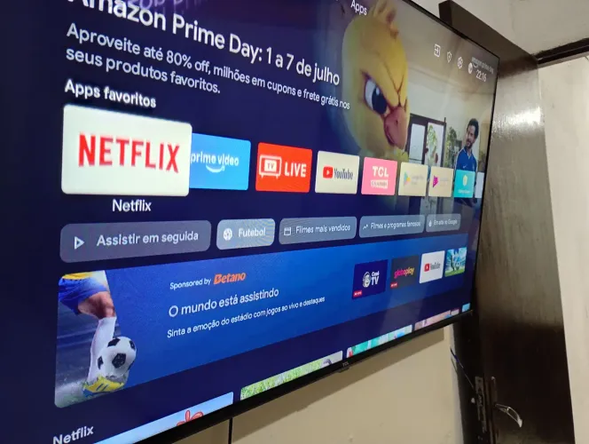 Vendo ou troco uma TV Smart 43 polegadas Android comando de voz pega uma TV Smart menor