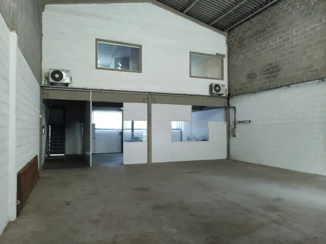 Imóvel para venda tem 309 metros quadrados com 2 quartos em Jardim Carolina - Sorocaba - S