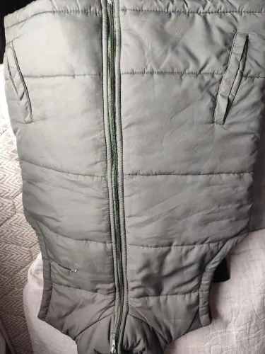 (LEIA A DESCRIÇÃO) VENDO COLETE PUFFER FREE SURF VERDE OLIVA, TAMANHO P