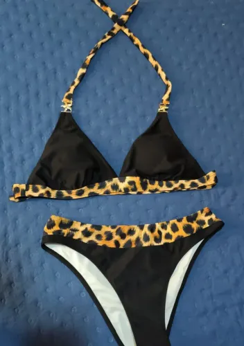 Biquíni Preto Com Detalhes Animal Print
