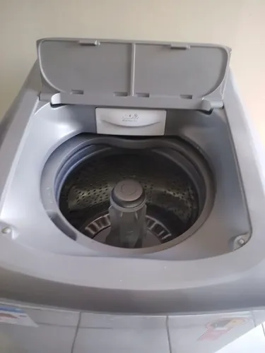 Vendo máquina consul 11kg toda revisada aceitamos cartão fazemos entrega 3 meses de