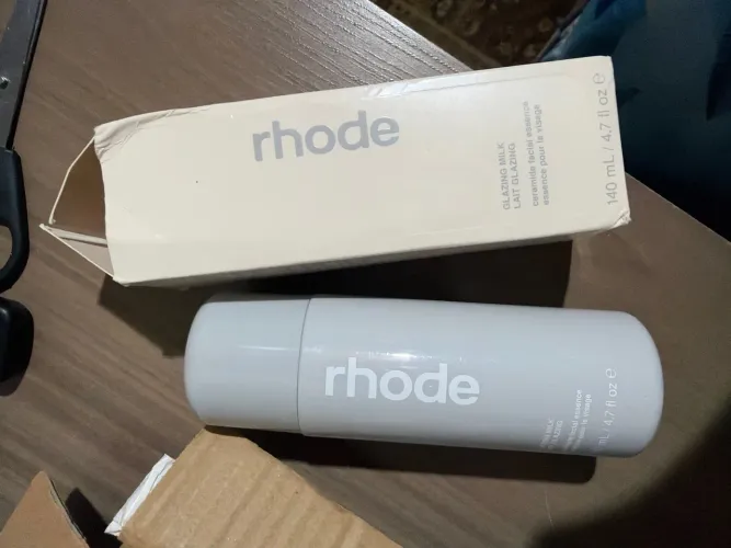 Rhode Glazing Milk loção hidratante facial lacrada