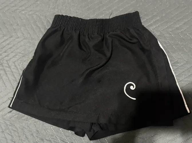 Short saia em até tem Coleguium 