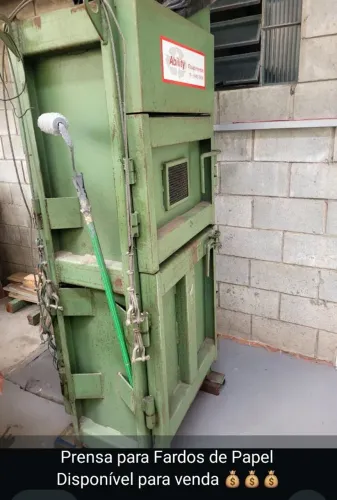Prensas para Reciclagem.Fardos de Papel 