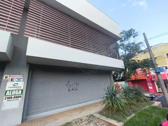 Locação de Comercial / Salão na cidade de Araraquara