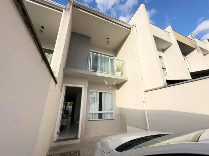 Sobrado com 2 dormitórios à venda, 77 m² por R$ 410.000,00 - Água Verde - Blumenau/SC