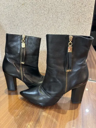 Bota Preta Arezzo Usado