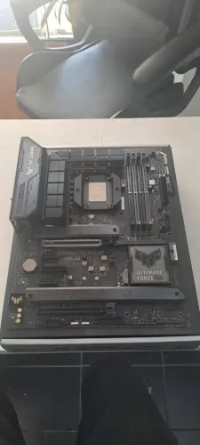 Kit Placa-Mãe ASUS TUF Gaming Z790-Plus WiFi + Processador Intel Core - LGA 1700 / DDR5