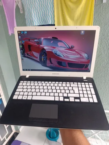 Notebook Samsung com bateria boa, carregador original, Windows 10, baratooo 
