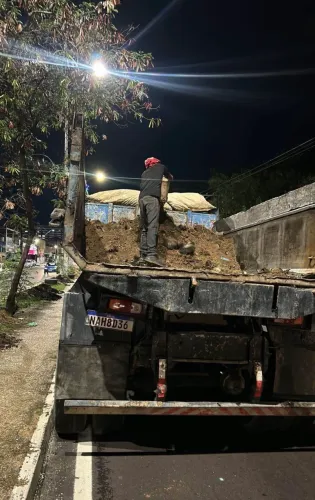 Caçamba de entulho