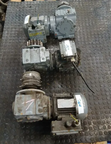3 MOTOREDUTORES SEW-EURODRIVE