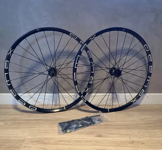 Par de Rodas Mavic E- Deemax 30 29 - CenterLock - MicroSpline 