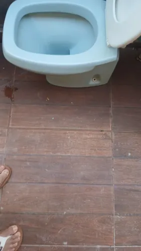 Pia de banheiro; Janela para banheiro e vaso sanitario