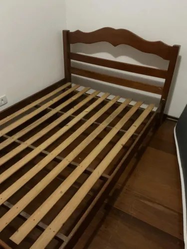 Cama madeira maciça