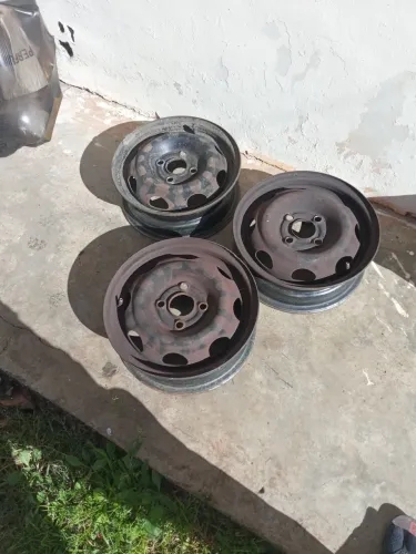 Vendo  rodas de ferro aro 13 para carro gm