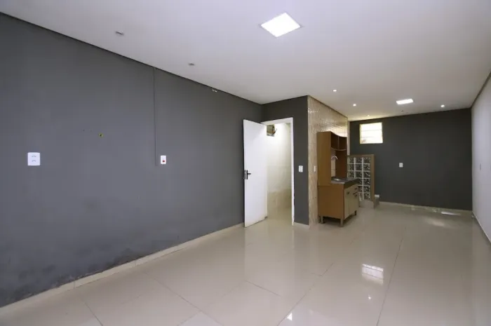 Casa residencial para alugar no Jardim Europa com 65 m² e 2 dormitórios.