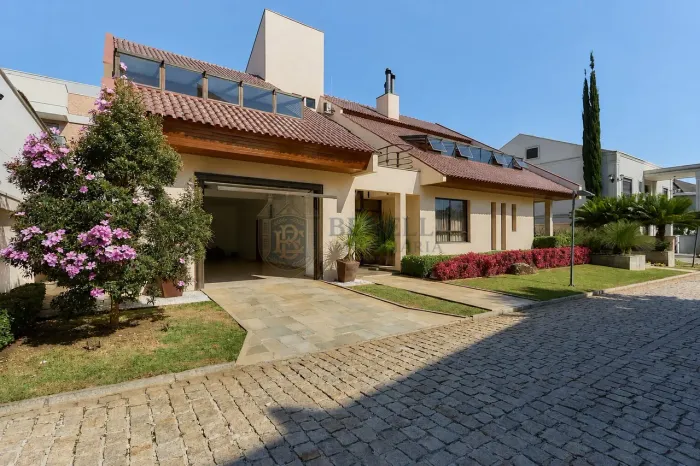 Casa em condomínio Alto padrão