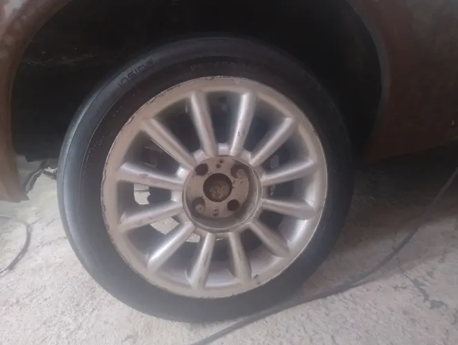 Troco essas  rodas em rodas aro do13 Chevette dl