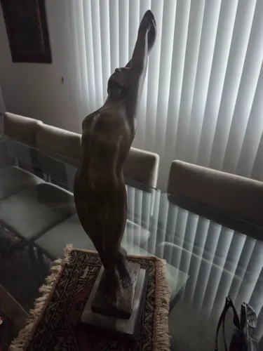 Estátua de bronze legítima e antiga