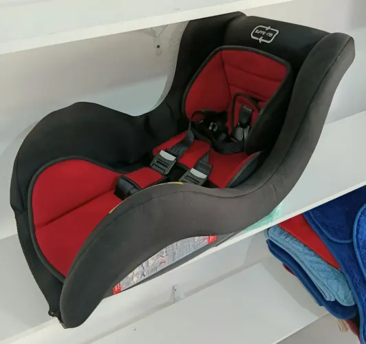 Bebê conforto até 25 KG. Usado