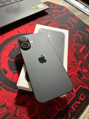 iPhone 16 - Caixa aberta