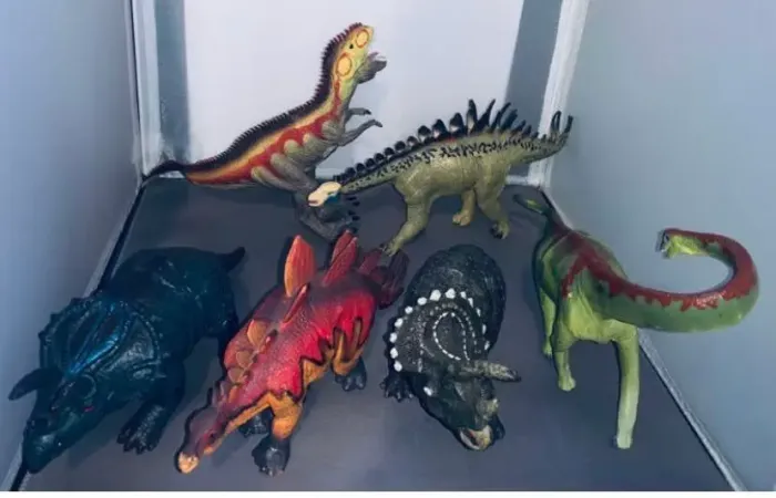 Lote dinossauros diversos bom estado