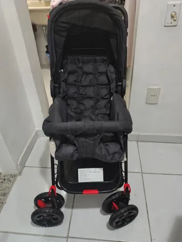 Carrinho de bebê passeio tipo berço Bambinelli Fox cor preto