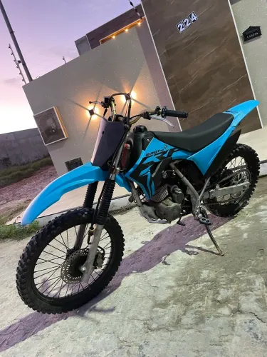 Vende se xr200 para trilha