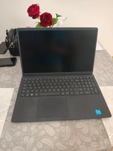 Notebook Dell Inspiron 15 3520 -i5/ 8gb ram / 256gb ssd